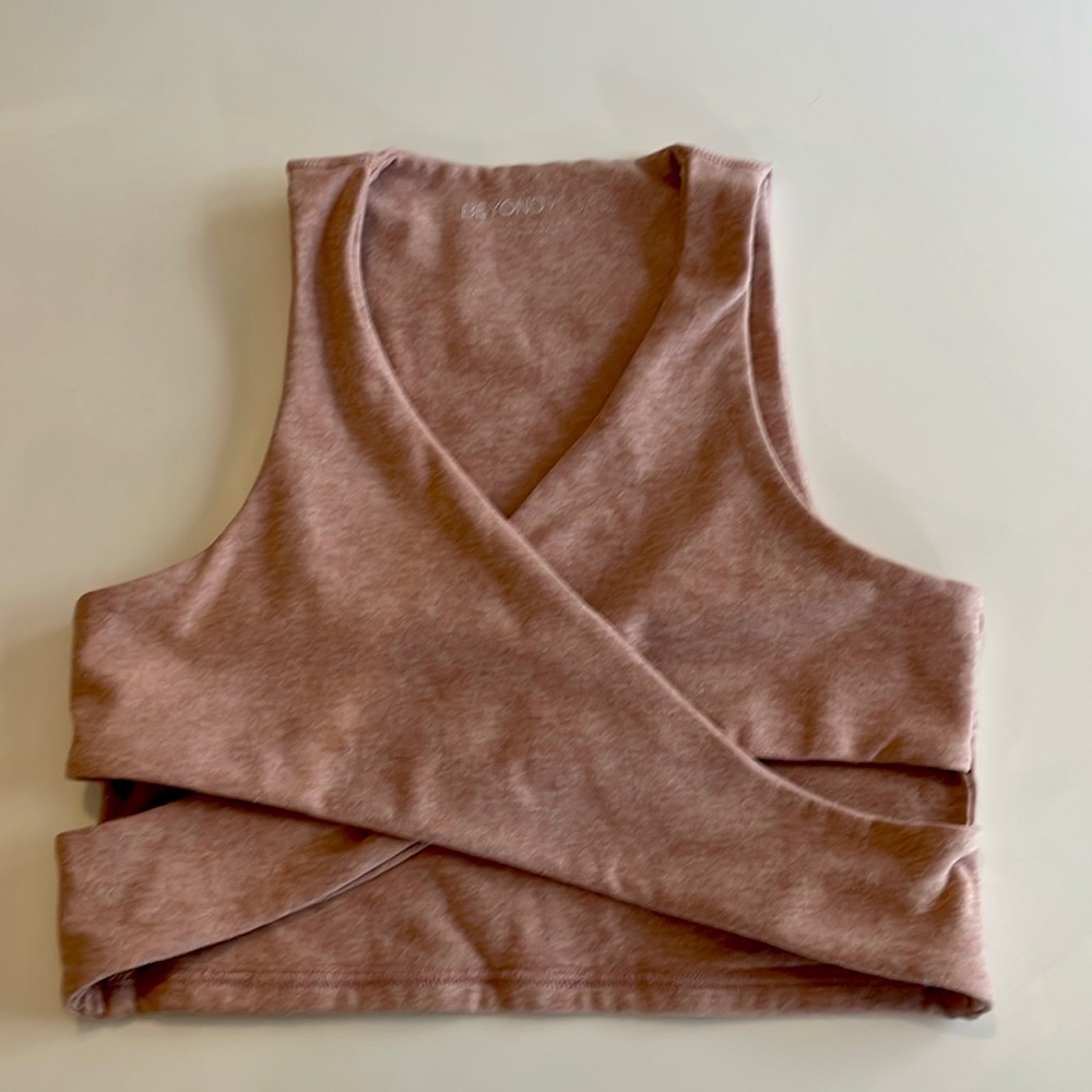 Beyond Yoga spacedye bra, sexy crossover style with side cutouts, S
